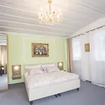 Апартаменты Golden Gapa Family 8 *