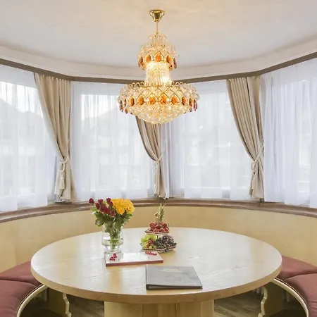 Golden Gapa Family 8 *