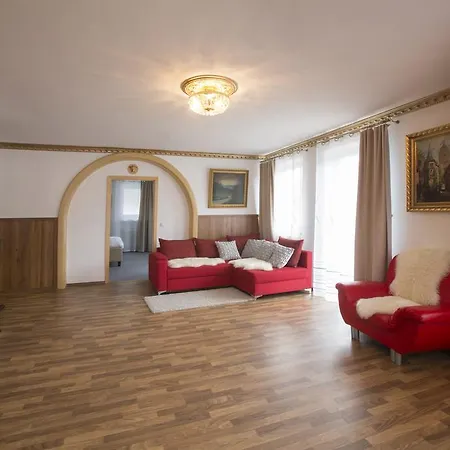 Golden Gapa Family 8 Апартаменти