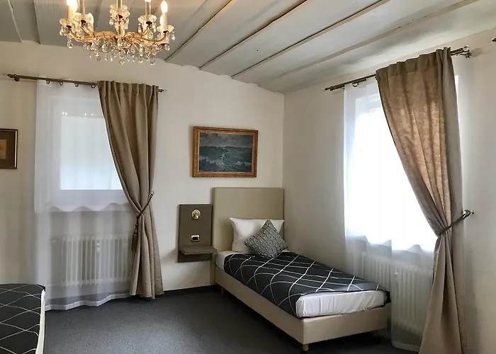 Golden Gapa Family 8